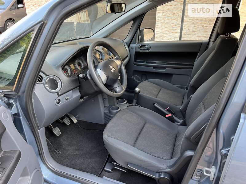 Хэтчбек Mitsubishi Colt 2009 в Черновцах