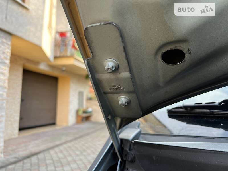 Хэтчбек Mitsubishi Colt 2009 в Черновцах