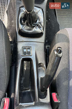 Хэтчбек Mitsubishi Colt 2002 в 