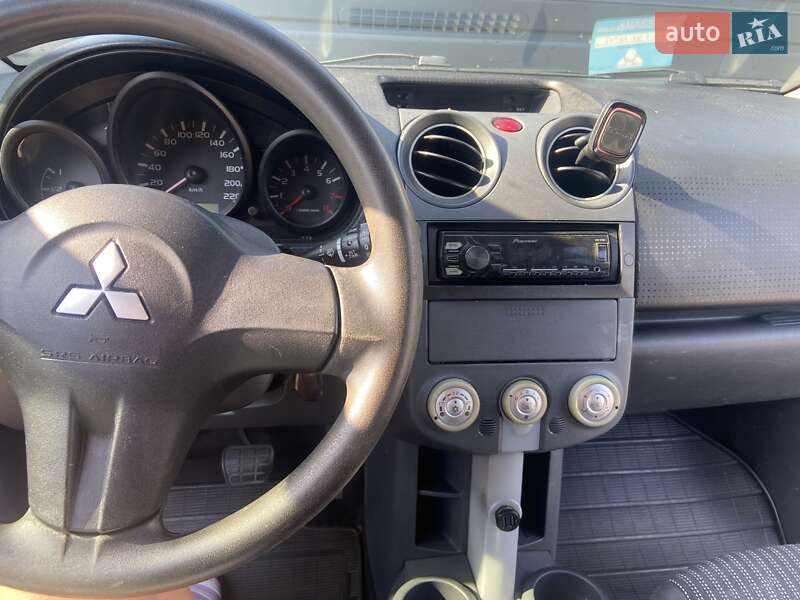Хетчбек Mitsubishi Colt 2008 в Ірпені