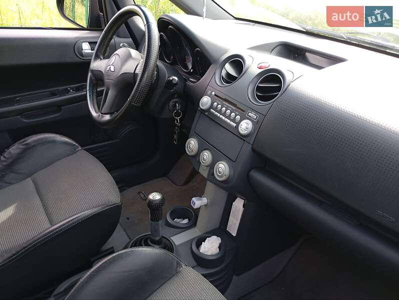 Кабриолет Mitsubishi Colt 2006 в Киеве