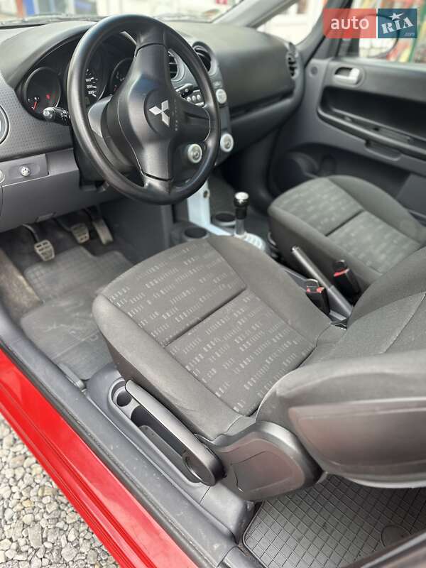 Хетчбек Mitsubishi Colt 2005 в Чернівцях