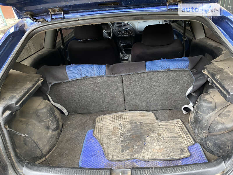 Хэтчбек Mitsubishi Colt 2000 в Александрие