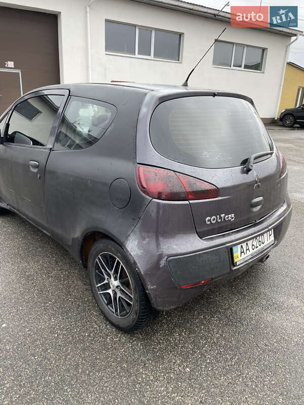 Хэтчбек Mitsubishi Colt 2005 в Новых Петровцах