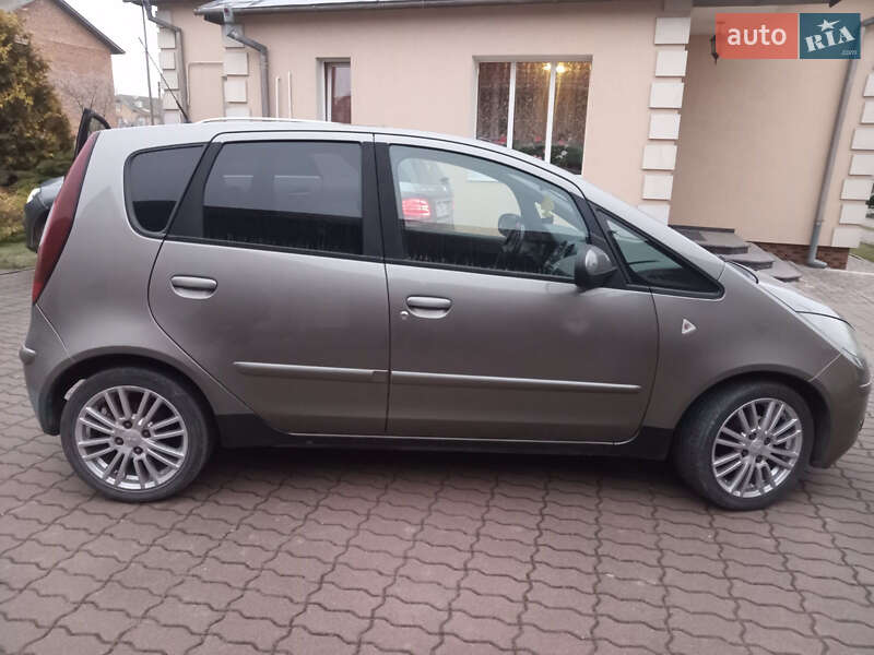 Хетчбек Mitsubishi Colt 2008 в Гусятині