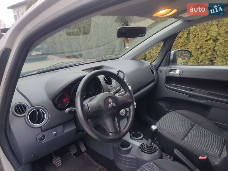 Хэтчбек Mitsubishi Colt 2007 в Киеве