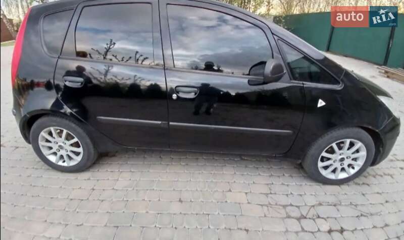 Хэтчбек Mitsubishi Colt 2008 в Ильинцах