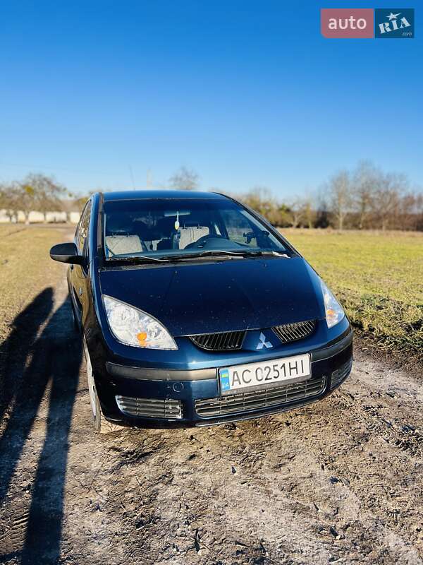 Хетчбек Mitsubishi Colt 2004 в Горохові