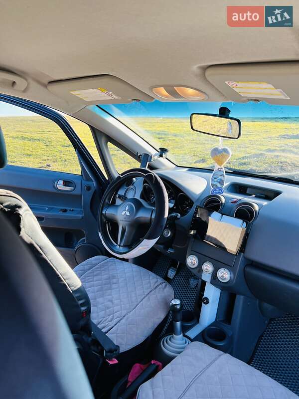 Хетчбек Mitsubishi Colt 2004 в Горохові