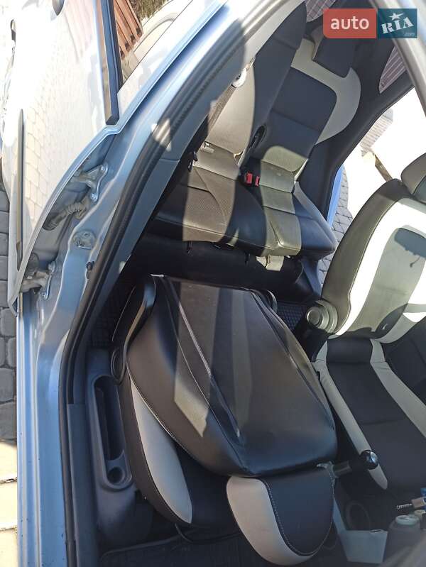 Хэтчбек Mitsubishi Colt 2005 в Староконстантинове