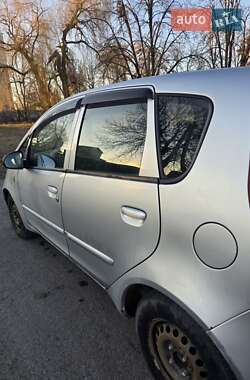 Хэтчбек Mitsubishi Colt 2005 в 