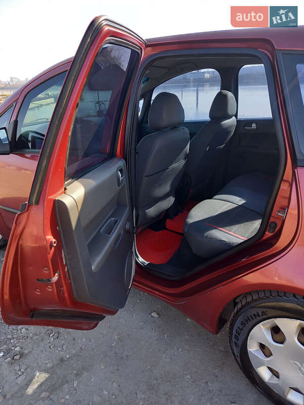 Хетчбек Mitsubishi Colt 2005 в Дніпрі