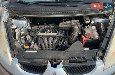 Хэтчбек Mitsubishi Colt 2004 в 