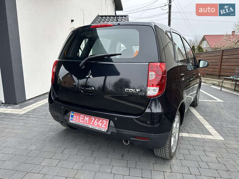 Хэтчбек Mitsubishi Colt 2012 в Черновцах