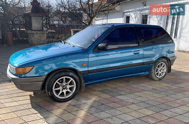 Хэтчбек Mitsubishi Colt 1990 в 