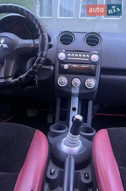 Хетчбек Mitsubishi Colt 2006 в 