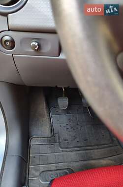 Хетчбек Mitsubishi Colt 2006 в 