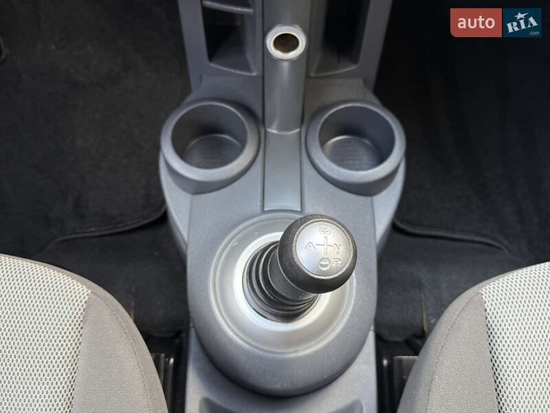 Хэтчбек Mitsubishi Colt 2010 в Черновцах