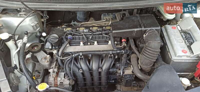 Хэтчбек Mitsubishi Colt 2004 в Новояворовске