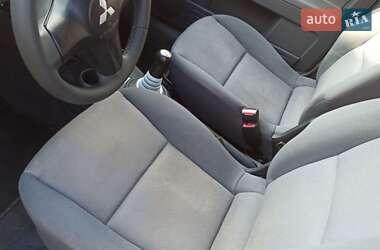 Хэтчбек Mitsubishi Colt 2004 в 