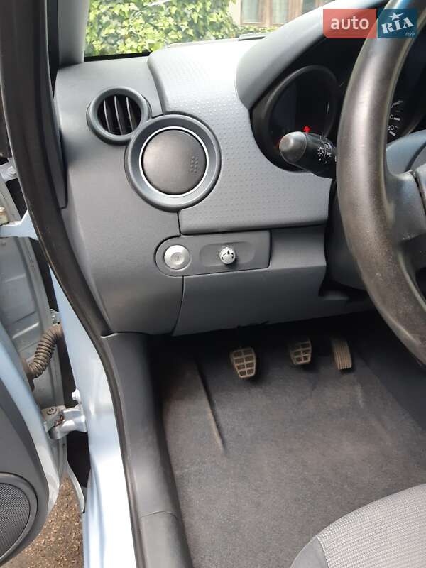 Хэтчбек Mitsubishi Colt 2004 в Житомире