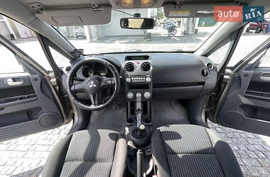 Хэтчбек Mitsubishi Colt 2008 в 
