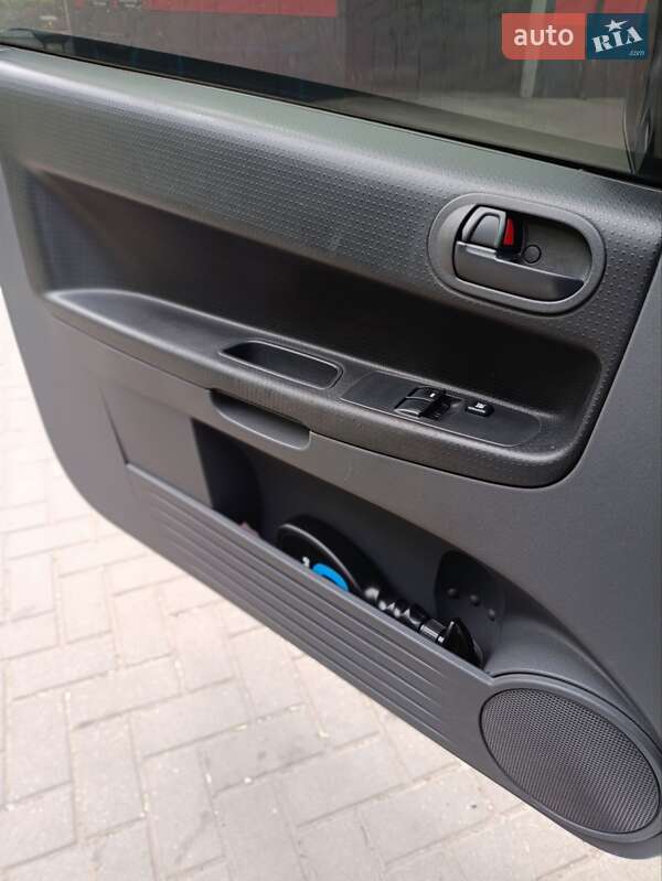 Хэтчбек Mitsubishi Colt 2005 в Запорожье