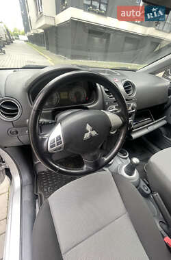 Хэтчбек Mitsubishi Colt 2010 в 