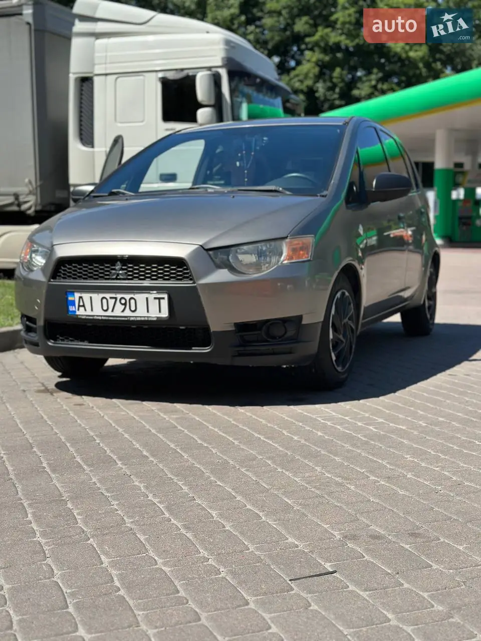 2010 Mitsubishi Colt - мініатюра 17