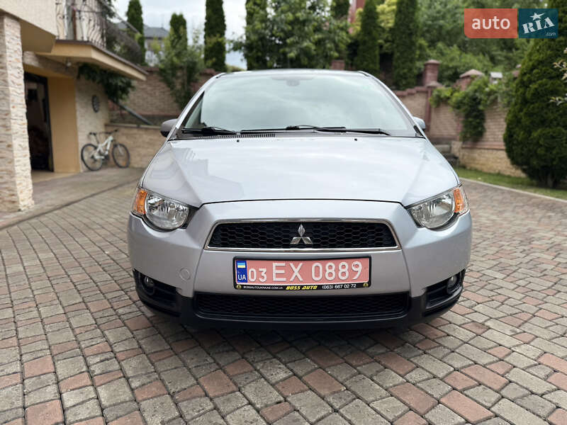 Хэтчбек Mitsubishi Colt 2013 в Черновцах