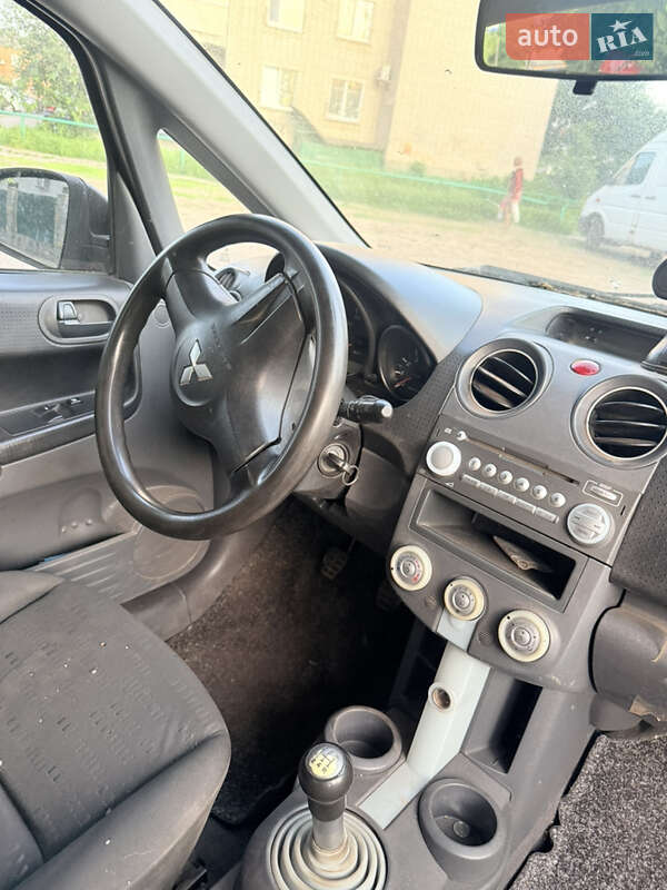 Хэтчбек Mitsubishi Colt 2005 в Лубнах