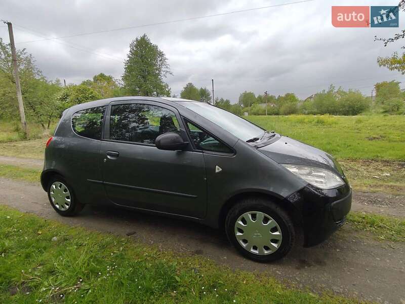 Хэтчбек Mitsubishi Colt 2005 в Новояворовске