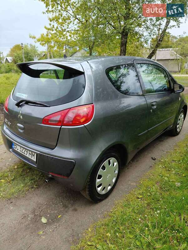 Хэтчбек Mitsubishi Colt 2005 в 