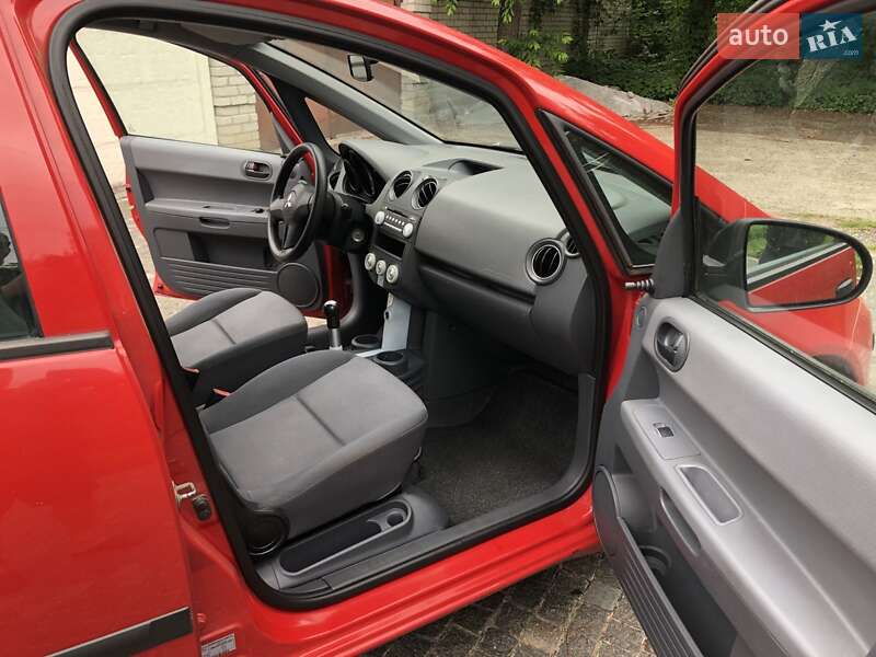 Хэтчбек Mitsubishi Colt 2005 в Харькове