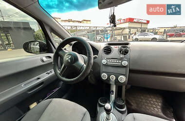 Хэтчбек Mitsubishi Colt 2005 в 