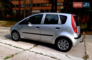 Хэтчбек Mitsubishi Colt 2005 в 