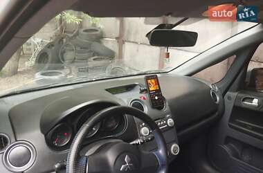 Хэтчбек Mitsubishi Colt 2006 в 