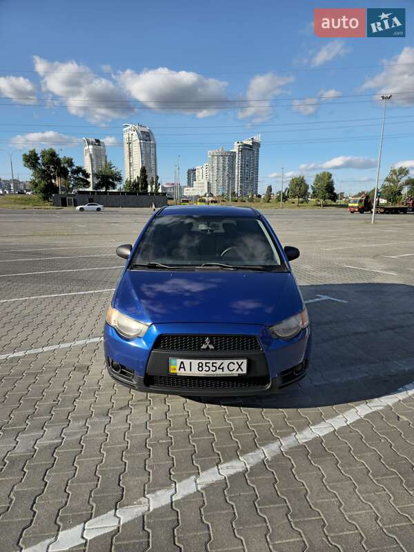 Хэтчбек Mitsubishi Colt 2009 в 