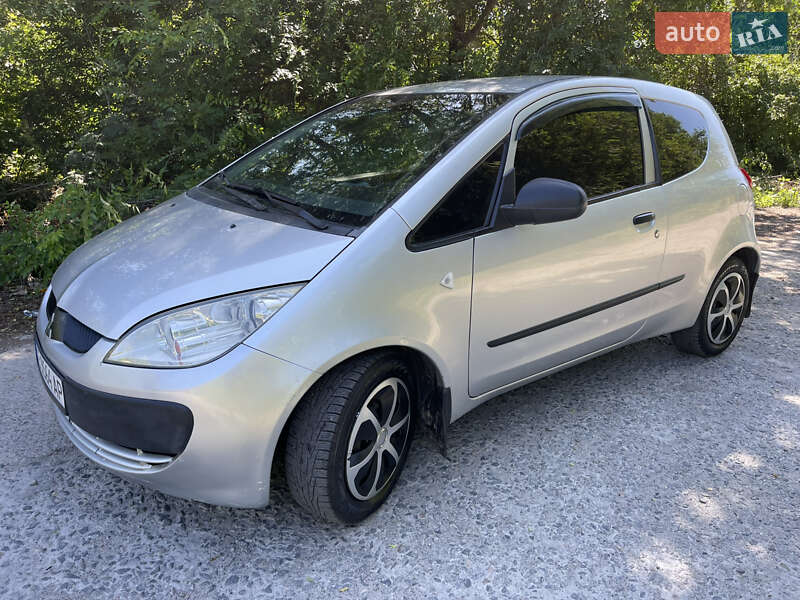 Хэтчбек Mitsubishi Colt 2006 в 