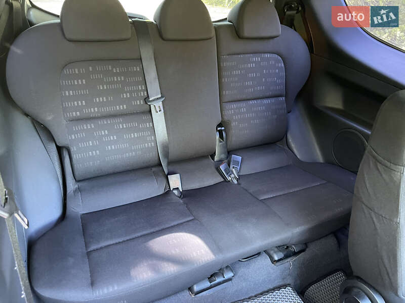 Хетчбек Mitsubishi Colt 2006 в Дніпрі