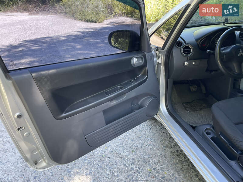 Хетчбек Mitsubishi Colt 2006 в Дніпрі