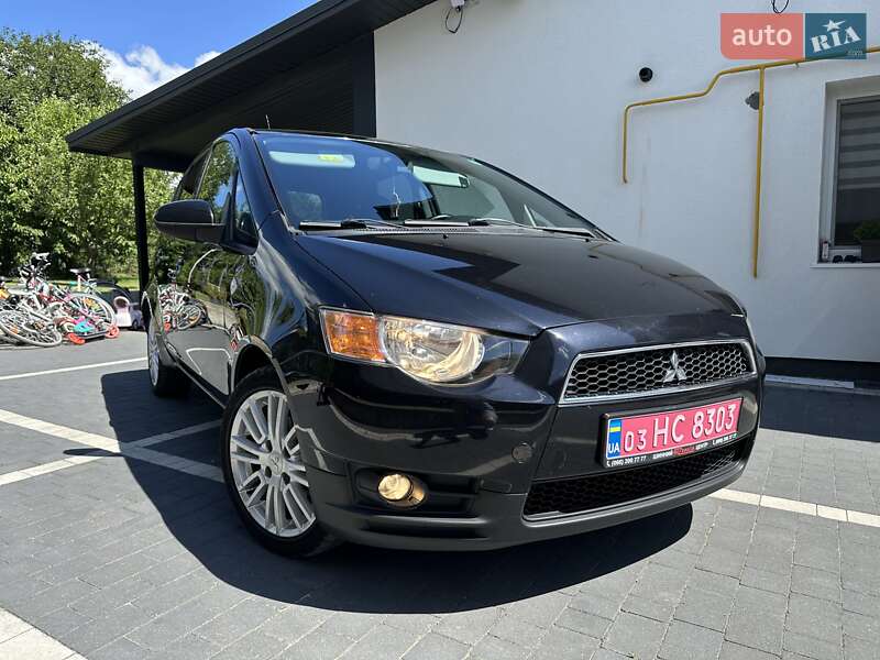 Хэтчбек Mitsubishi Colt 2013 в Черновцах