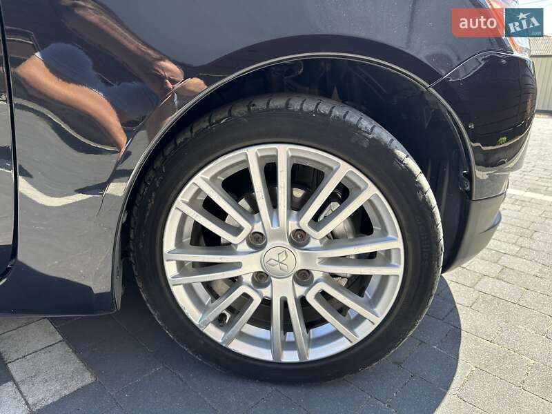 Хэтчбек Mitsubishi Colt 2013 в Черновцах