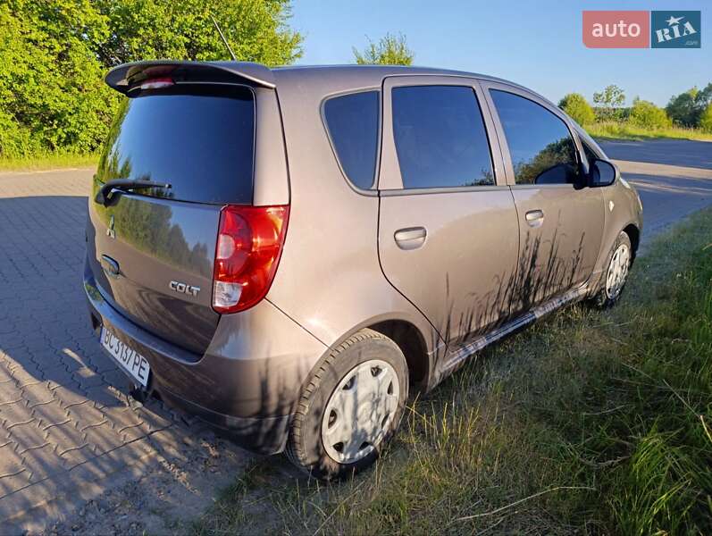 Хэтчбек Mitsubishi Colt 2012 в Львове