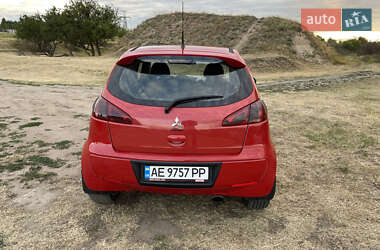 Хэтчбек Mitsubishi Colt 2005 в 