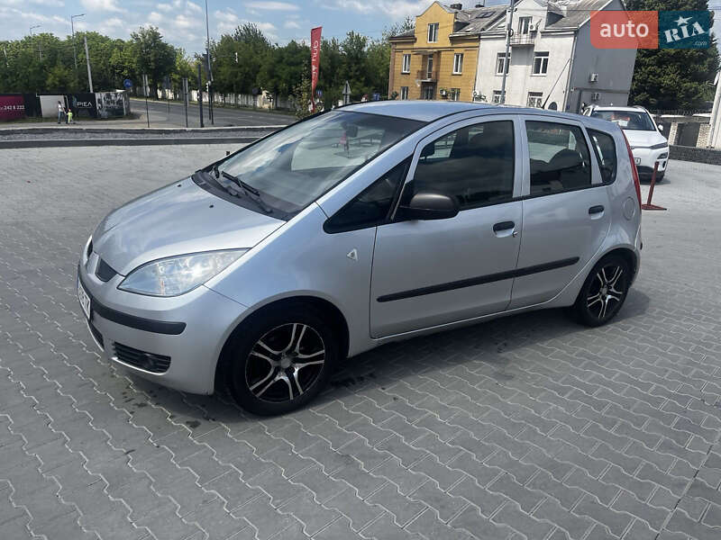 Хэтчбек Mitsubishi Colt 2004 в Львове