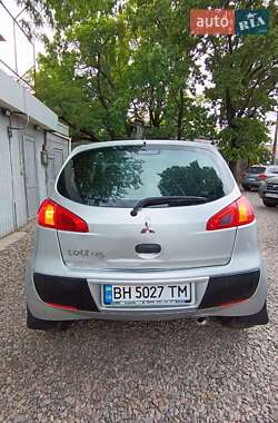Хэтчбек Mitsubishi Colt 2005 в 