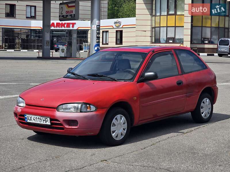Хэтчбек Mitsubishi Colt 1993 в 