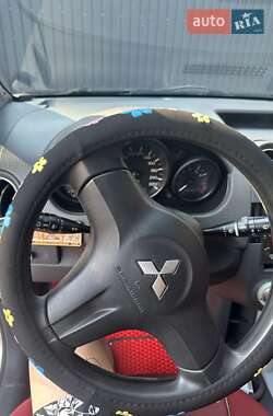 Хэтчбек Mitsubishi Colt 2006 в 