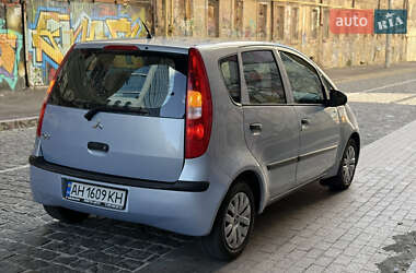 Хэтчбек Mitsubishi Colt 2005 в 